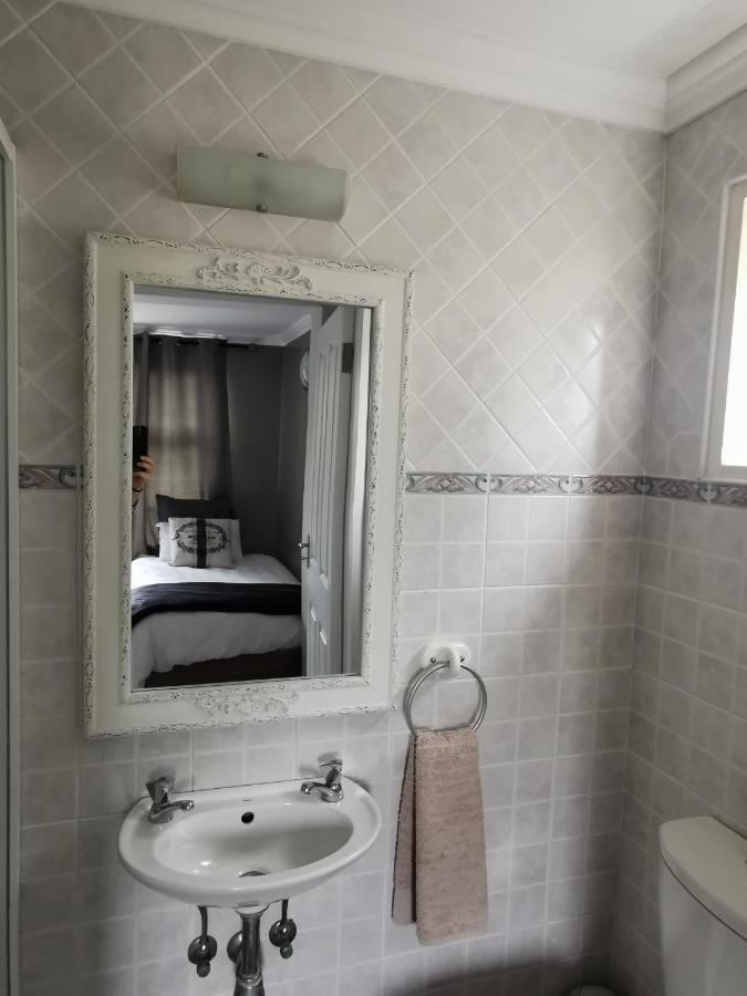 Mulberry Gardens Self Catering Apartment Суакопмунд Екстериор снимка